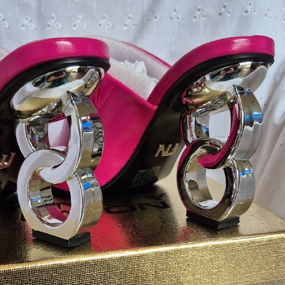 Ninety Union Rumba Fusha Barbie Pink Chain Heel Mules - Picture 5 of 7